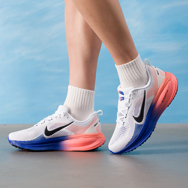 Lightweight Road Running Shoes - NIKE VOMERO 18 HM6803-114 – oryginalne,