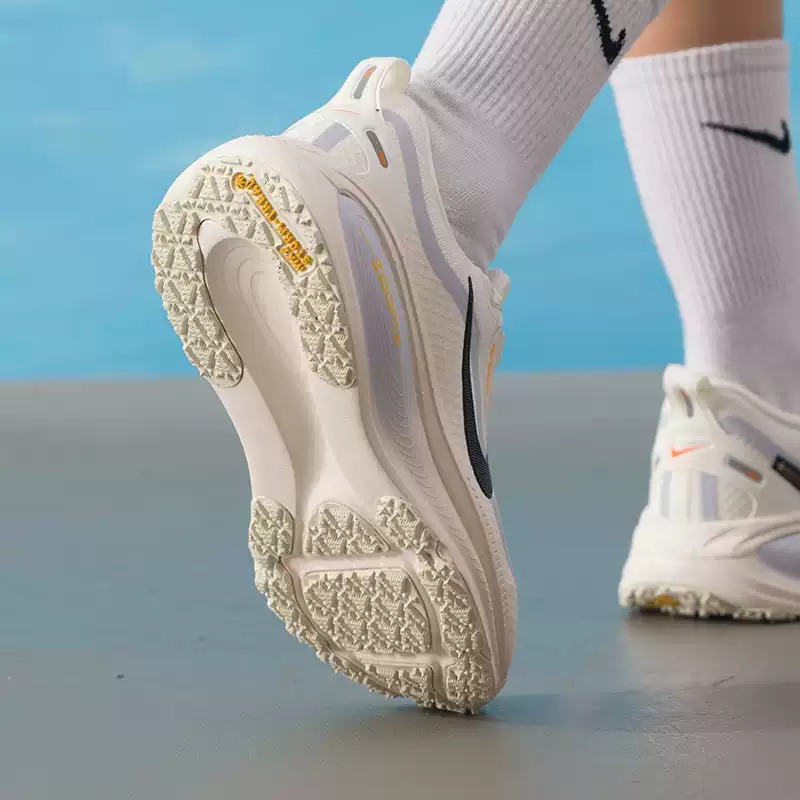 Damskie buty Nike, oryginalne, – Lightweight Road Running Shoes recenzja i cena
